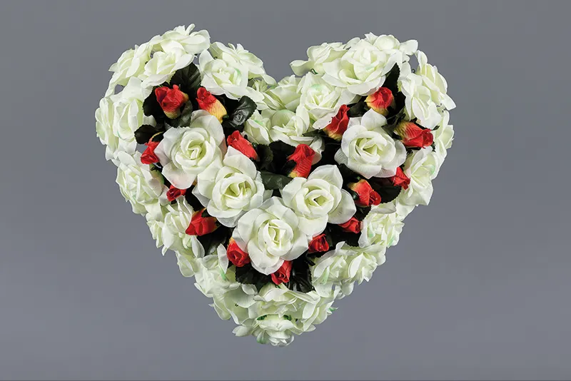 [92300] Cœur en roses blanches et rouges